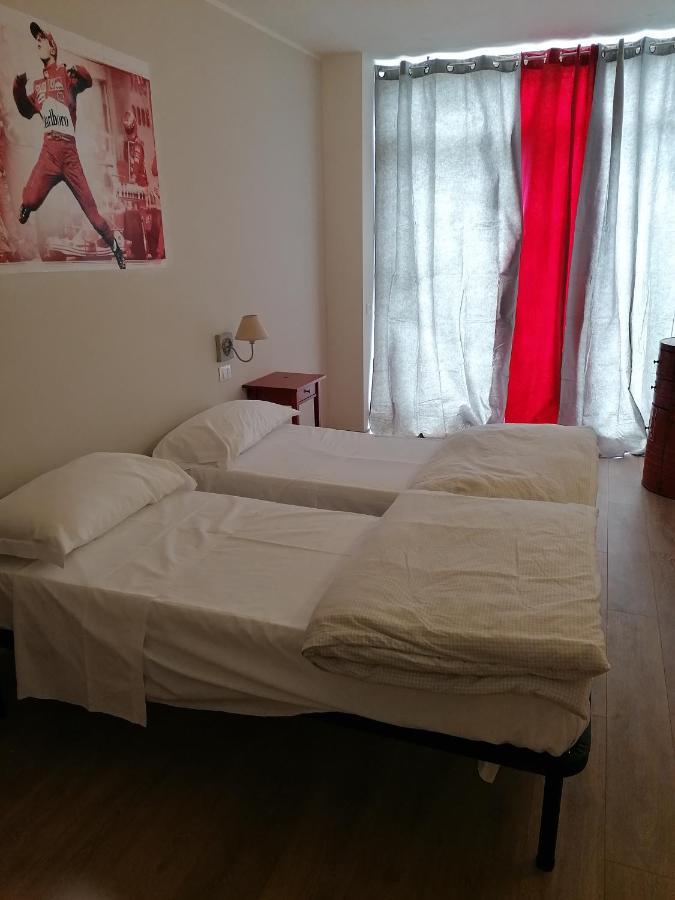 Ferrari Formula 1 Hotel Orio al Serio Exterior foto