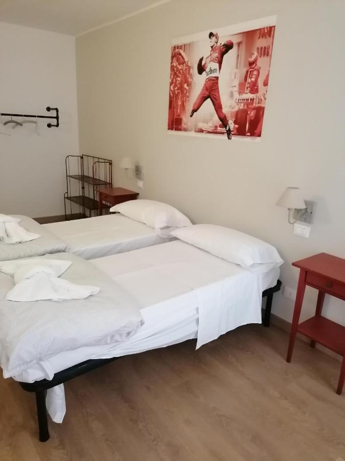 Ferrari Formula 1 Hotel Orio al Serio Exterior foto