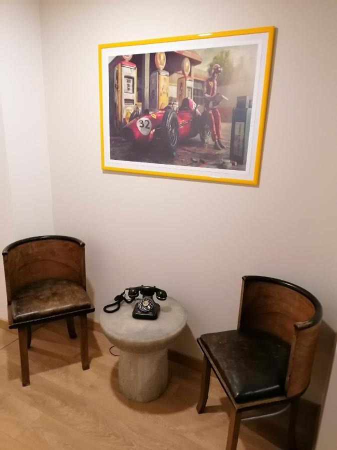 Ferrari Formula 1 Hotel Orio al Serio Exterior foto