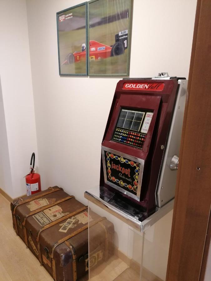 Ferrari Formula 1 Hotel Orio al Serio Exterior foto